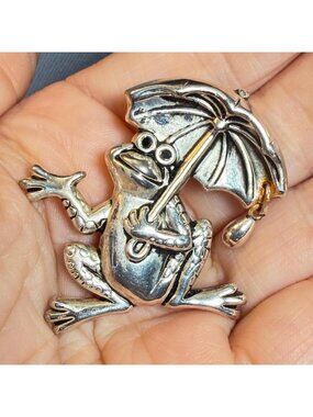 Best Vintage Frog Brooch Umbrella Frog Pin Figural Animal 1.75"